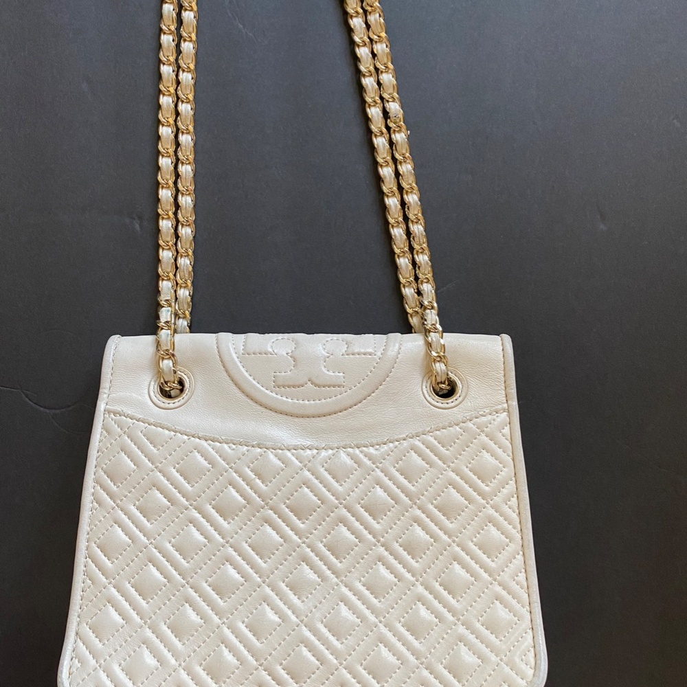 TORY BURCH FLEMING FOLD OVER CROSSBODY BAG CREAM